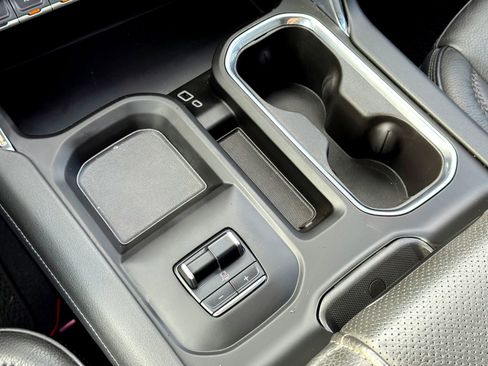 Used 2024 GMC Sierra 3500 Denali w/ Denali Reserve Package image 30