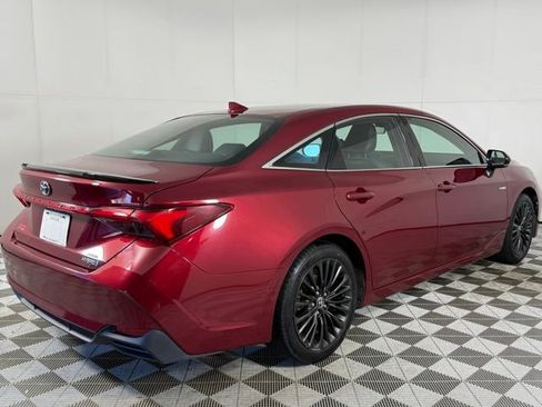 Used 2020 Toyota Avalon XSE image 7