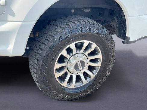 Used 2020 Ford F250 Lariat w/ Lariat Value Package AWD/4WD image 9