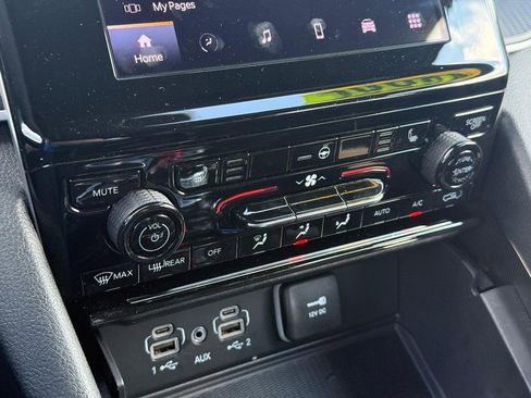 Used 2025 Jeep Grand Cherokee L Altitude image 28