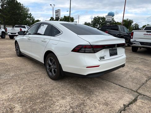 Used 2023 Honda Accord EX image 4