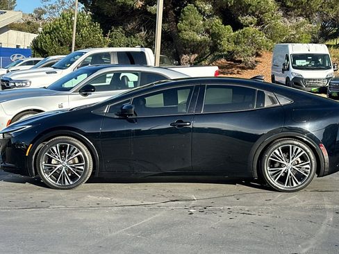 Used 2023 Toyota Prius XLE image 8