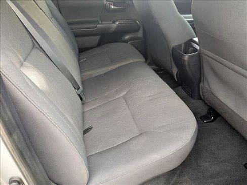 Used 2019 Toyota Tacoma TRD Sport image 19