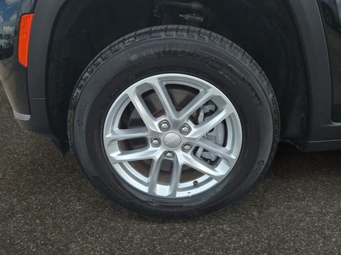 Certified 2025 Jeep Grand Cherokee L Laredo RWD image 13
