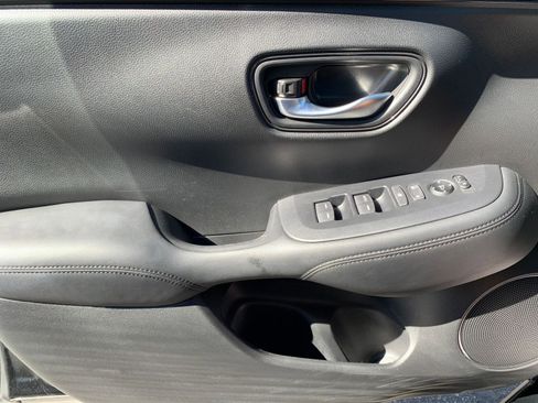 Used 2025 Honda HR-V LX image 20