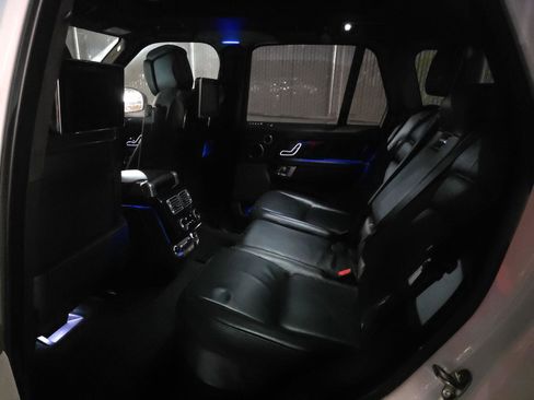 Used 2019 Land Rover Range Rover Autobiography image 12