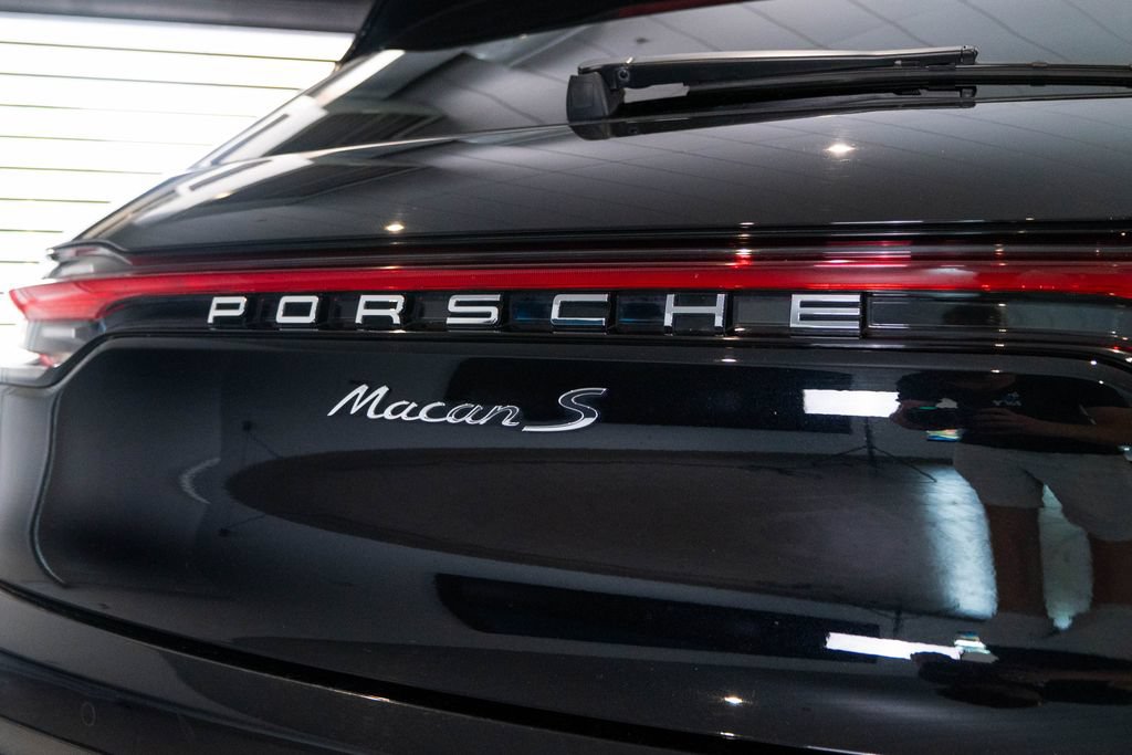 Certified 2024 Porsche Macan S AWD/4WD image 14