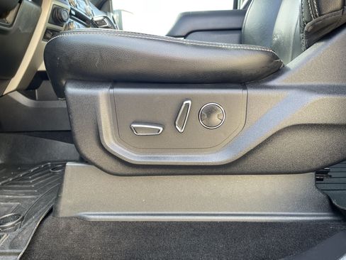 Used 2018 Ford F150 Lariat w/ Equipment Group 502A Luxury AWD/4WD image 14