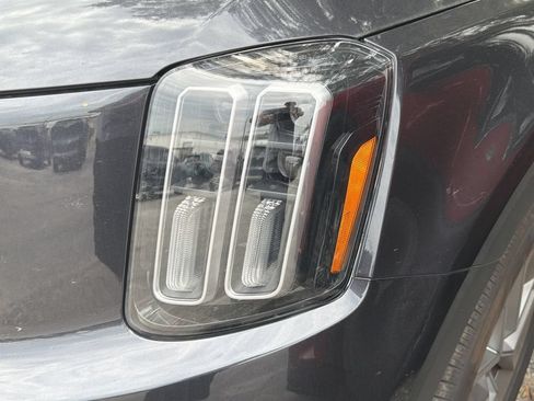 Used 2025 Kia Telluride LX FWD image 4