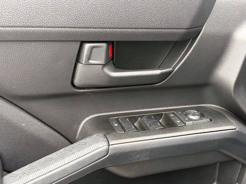 Used 2025 Toyota 4Runner SR5 AWD/4WD image 6