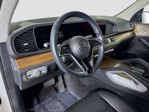 Used 2024 Mercedes-Benz GLE 350 4MATIC w/ Winter Package image 9