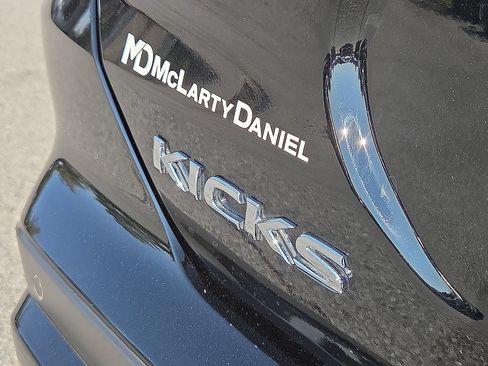 Used 2025 Nissan Kicks Play S FWD image 8