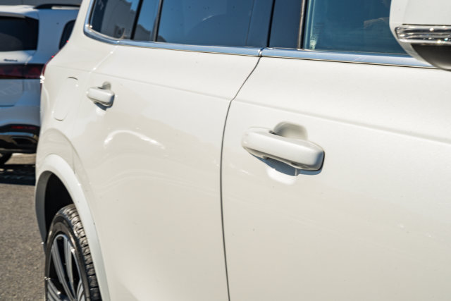 Certified 2024 Volvo XC90 T8 Ultimate w/ Lounge Package AWD/4WD image 12