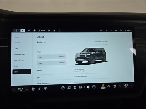 Used 2025 Rivian R1S Adventure AWD/4WD image 29