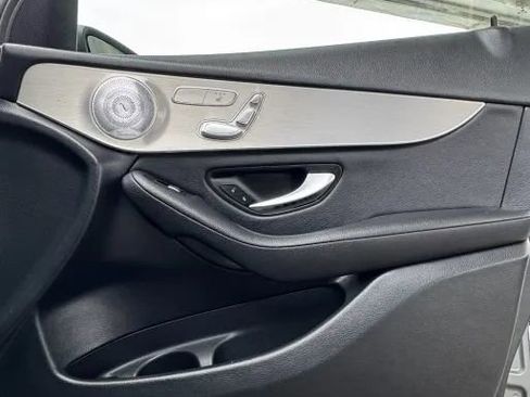 Used 2019 Mercedes-Benz GLC 300 4MATIC w/ Multimedia Package image 24