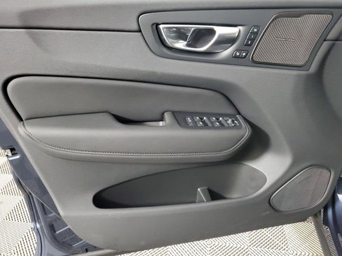 New 2027 Volvo XC60 B5 Plus AWD/4WD image 19