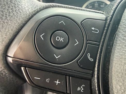 Used 2020 Toyota Corolla LE FWD image 22