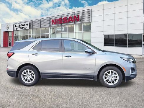 Used 2024 Chevrolet Equinox LT FWD image 3
