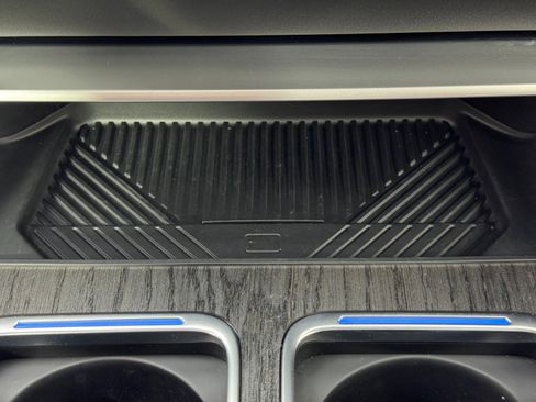 Used 2024 BMW i7 xDrive60 image 34