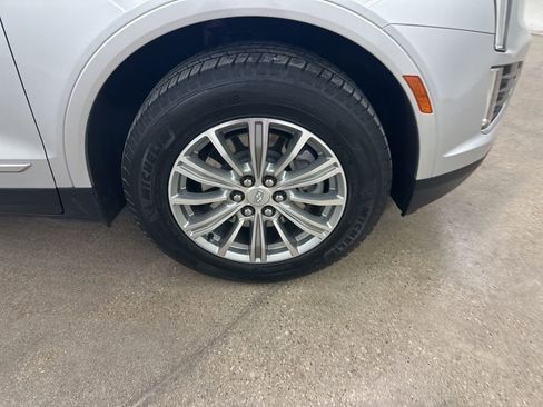 Used 2017 Cadillac XT5 Luxury image 15