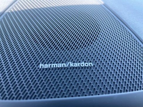 Used 2022 Volvo XC60 B5 Momentum w/ Advanced Package image 17