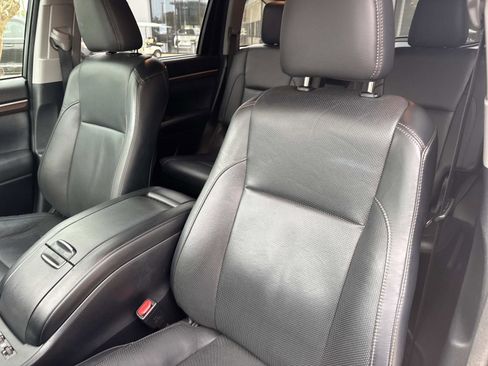 Used 2015 Toyota Highlander Limited image 20
