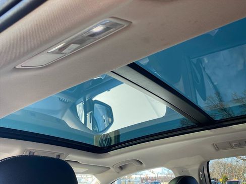 Used 2022 Volkswagen Tiguan SE image 20