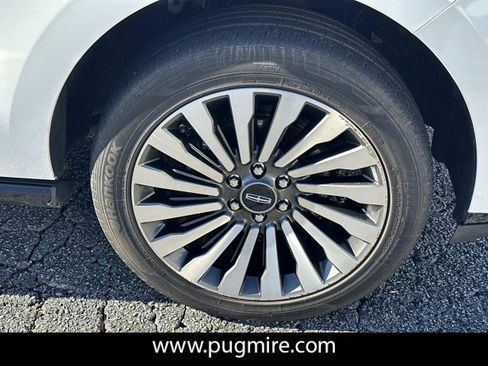 Used 2021 Lincoln Navigator Reserve w/ Luxury Package image 12