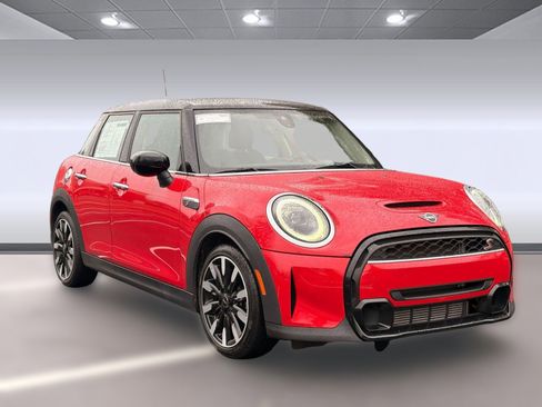 Used 2023 MINI Cooper S image 7