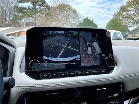 Used 2023 Nissan Rogue SL w/ SL Premium Package image 25