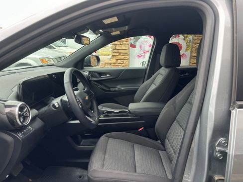 Used 2025 Chevrolet Equinox LT image 25