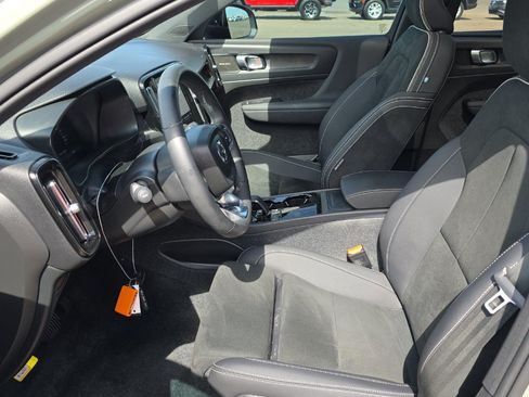 Used 2023 Volvo C40 P8 Recharge Ultimate w/ Protection Package Premier AWD/4WD image 5