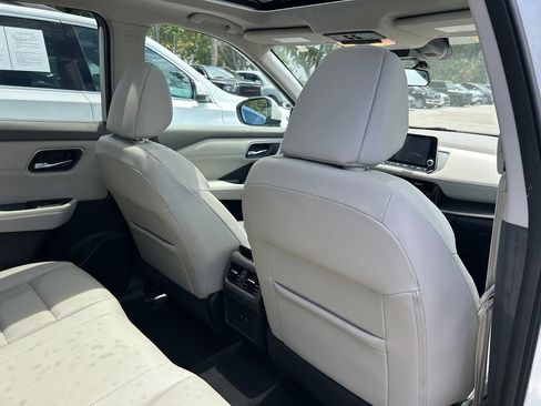 Certified 2021 Nissan Rogue SV w/ Premium Package FWD image 47