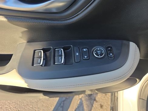 Used 2023 Honda HR-V EX-L image 12