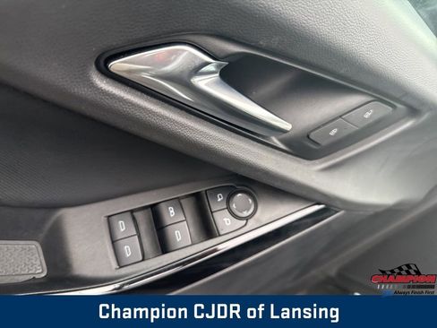 Used 2025 Chevrolet Equinox LT FWD image 19