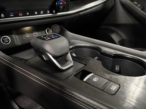 Used 2021 Nissan Rogue SL w/ Premium Package image 30