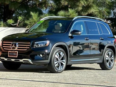 Used 2025 Mercedes-Benz GLB 250 image 8