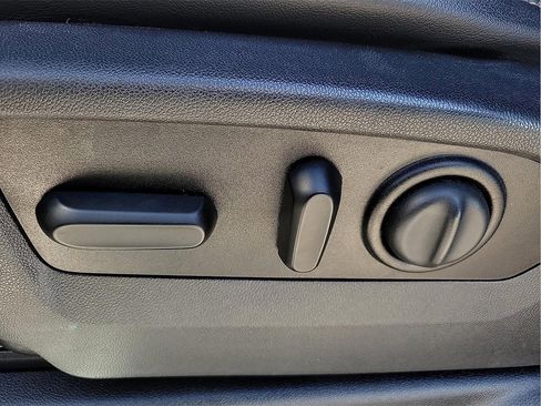 Used 2020 Chevrolet Silverado 1500 High Country w/ Technology Package image 15