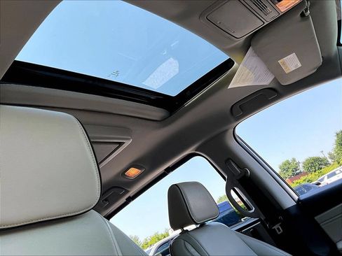 Used 2025 Honda Odyssey Touring image 23