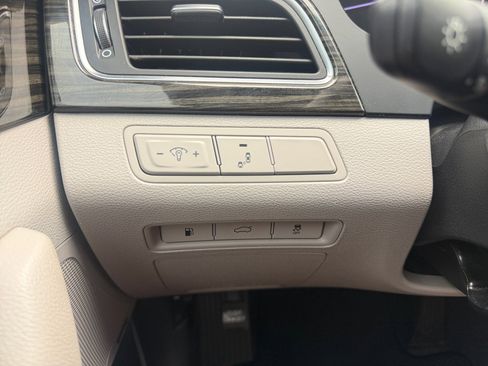 Used 2016 Hyundai Sonata Limited w/ Option Group 04 FWD image 24
