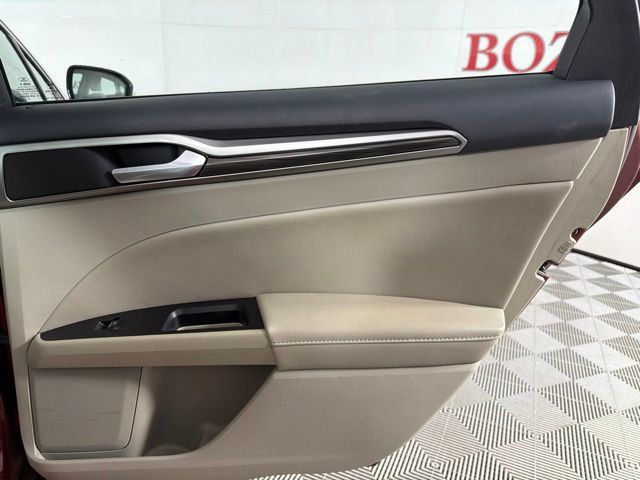 Used 2017 Ford Fusion SE w/ Fusion SE Technology Package FWD image 34