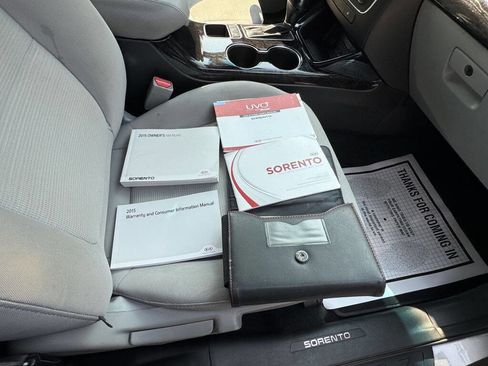 Used 2015 Kia Sorento LX image 15