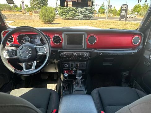 Used 2021 Jeep Wrangler Unlimited Rubicon w/ Cold Weather Group AWD/4WD image 12