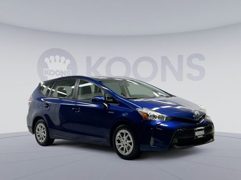 Used 2017 Toyota Prius V Three image 14