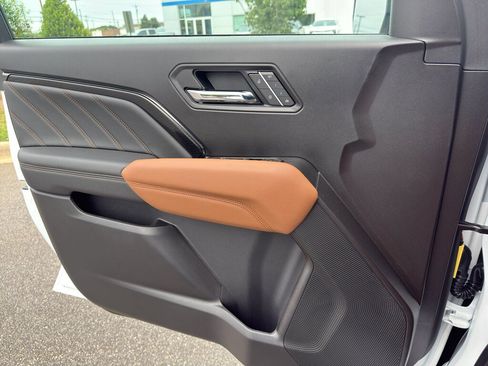New 2026 GMC Canyon AT4 w/ AT4 Premium Package AWD/4WD image 9