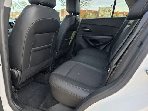 Used 2022 Chevrolet Trax LT w/ Driver Confidence Package image 28