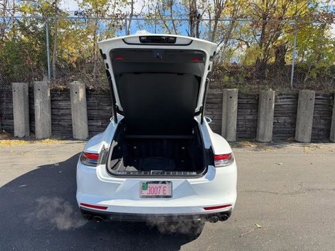 Used 2021 Porsche Panamera 4 w/ Premium Package AWD/4WD image 35