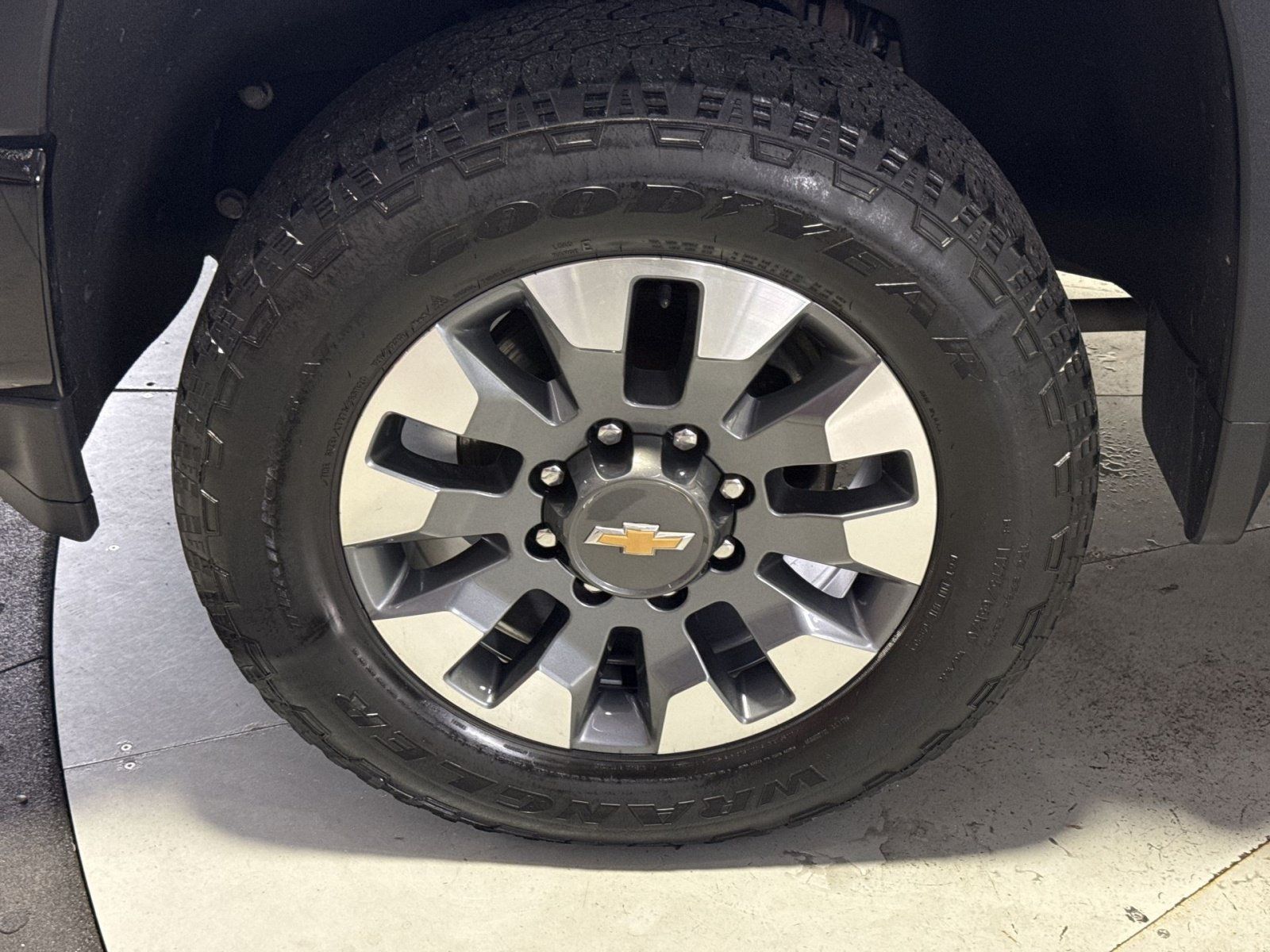 Used 2021 Chevrolet Silverado 2500 Custom w/ Custom Value Package AWD/4WD image 13