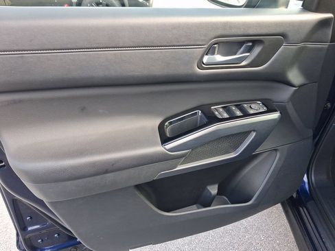 Certified 2025 Nissan Pathfinder SL FWD image 15