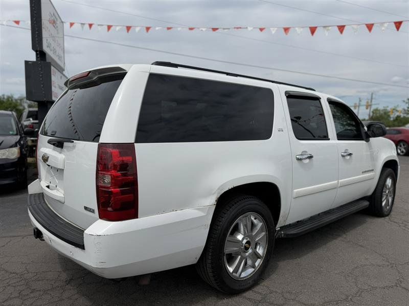 Used 2008 Chevrolet Suburban LTZ w/ LTZ Preferred Equipment Group AWD/4WD image 6